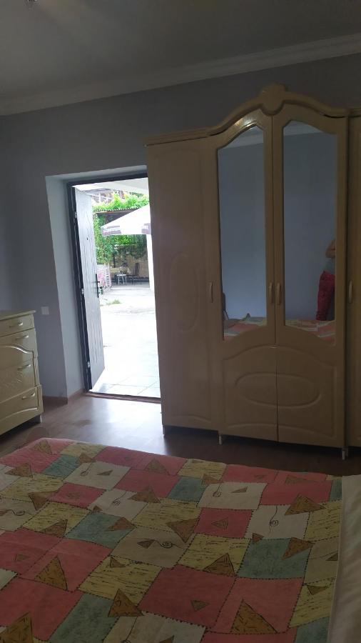 غاغرا Guesthouse Mira المظهر الخارجي الصورة
